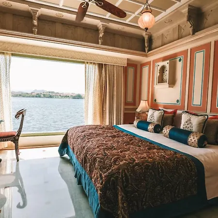 Taj Lake Palace Udaipur Exterior photo